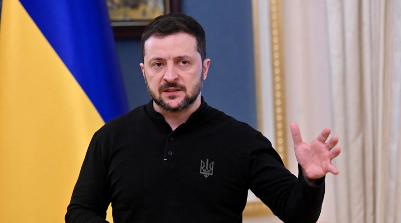 უკრაინის პრეზიდენტი ვოლოდიმირ ზელენსკი პუტინის რეზიდენციაზე თავდასხმის შესახებ განცხადების დროს