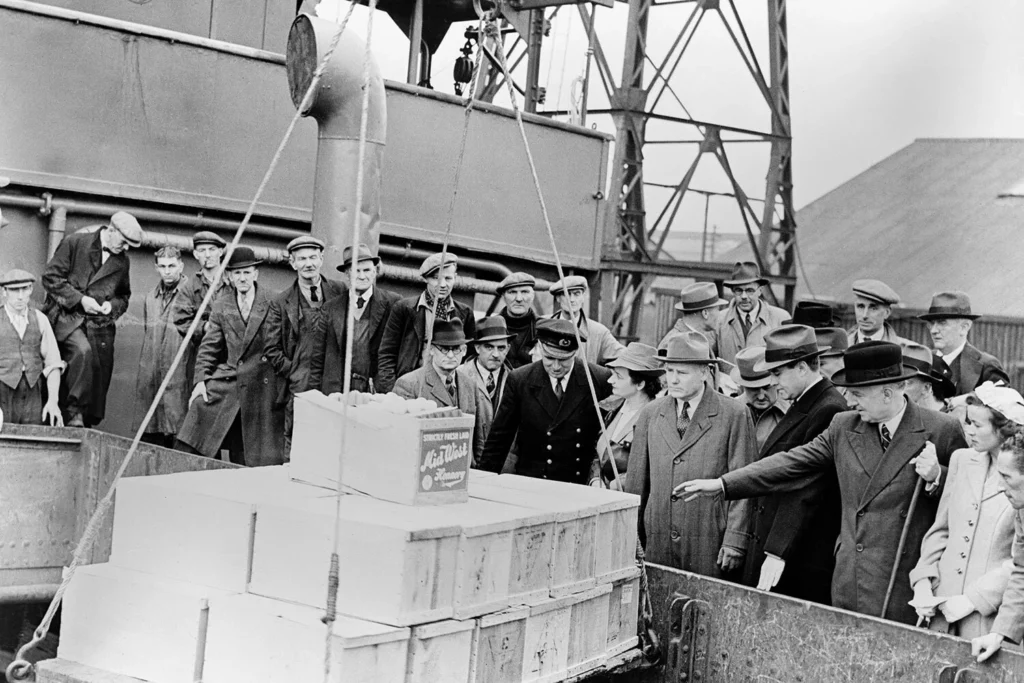 ლენდ-ლიზი: სამხედრო და ჰუმანიტარული ტვირთის ჩატვირთვა გემზე მოკავშირეებისთვის, მეორე მსოფლიო ომის პერიოდში